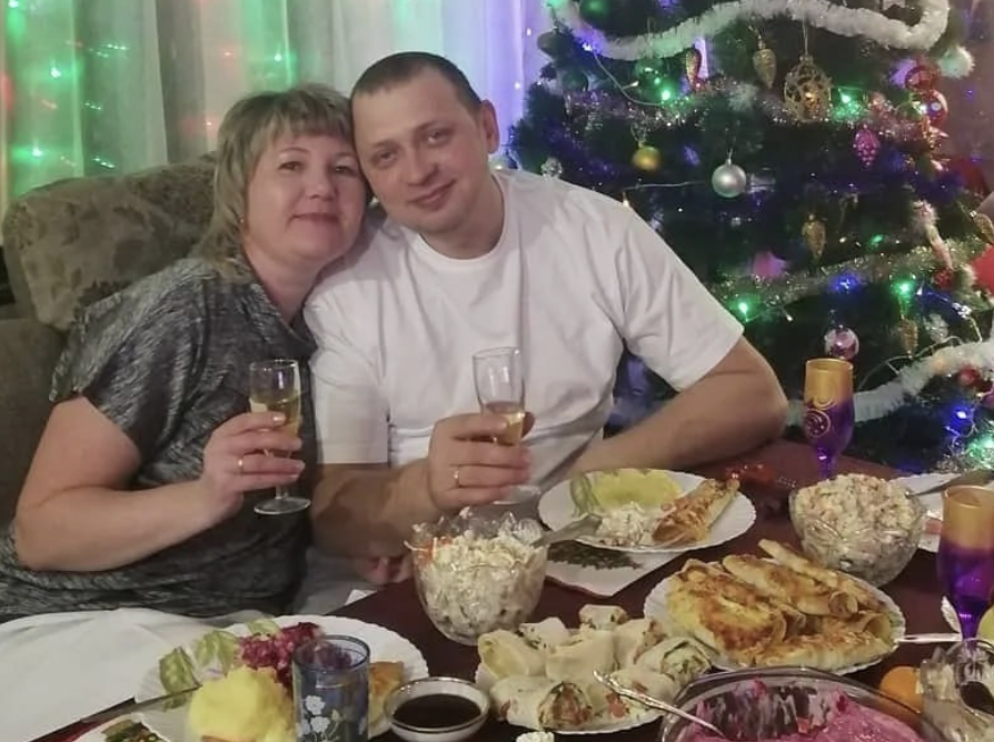 Чоловік зрадив. Знаєте, як я про це дізналася? Його пасія мені написала. Це був шок, бо щиро вірила, що у нас чудова та міцна родина. Тоді я розповіла все свекрусі. Сподівалася, що вона мене якось підтримає, порадить, що робити далі. Однак, не очікувала на такий розвиток подій. Тепер здається, що зрадник не Андрій, а я!