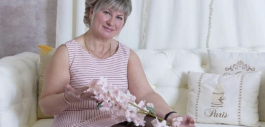 В Італії мама вийшла заміж за італійця Лучано. Він виявився чудовою людиною. Минулого літа мама запросила нас з сестрою та дітьми в гості. Ми чудово відпочили, але все зіпсувала прощальна вечеря. Після застілля перед від’їздом мама дала Марії 10 000 євро та по 1 000 її дітям, а мені та моєму синові — нічого. І так мама ділила нас з сестрою все життя.