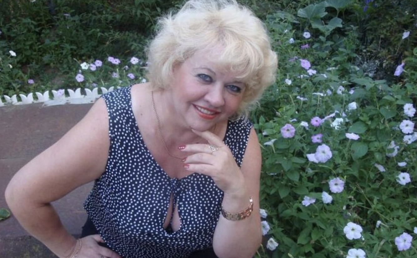 28 років я терпіла чоловіка з його докорами та зауваженнями. Але потім мій терпець урвався! Виїхала на заробітки і наче відродилася там. А нещодавно повернулася додому та не впізнала Олега. Не очікувала побачити таке..