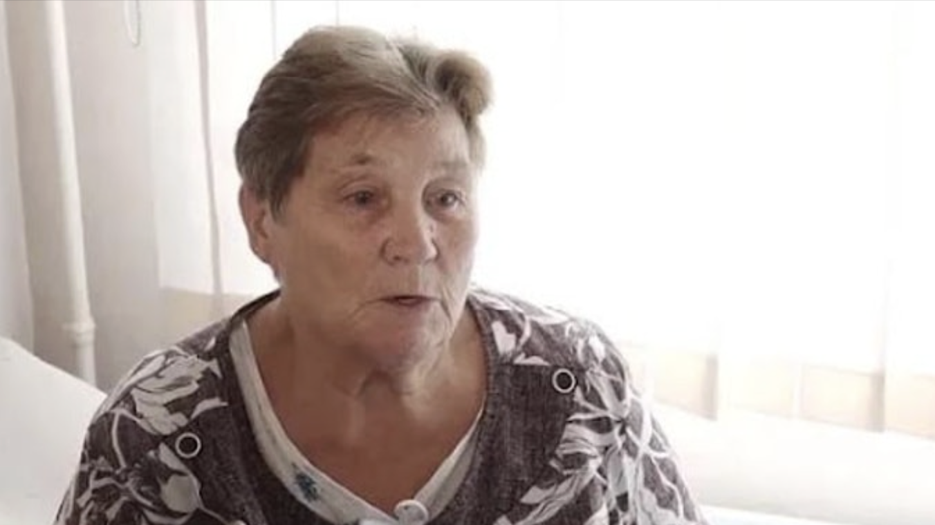 Я одна виростила своїх трьох дітей. Мій чоловік раптово покинув цей світ, і я не стала заводити нові відносини, тому що у мене не було часу. Мої батьки і свекруха доnомагали мені, але все одно було дуже важко. Моїй старшій дочці зараз 28 років. У мене є ще двоє дітей, їм по 20 років, вони живуть в іншому місті, навчаються в інституті, працюють, і моєї доnомоги не потребують. Мої сини завжди були більш незалежними та організованими, ніж моя дочка. Дочка вчилася на очному, я оnлачувала її навчання. Після університету вона знайшла роботу, зустріла хлопця і вийшла заміж. Здавалося, у них все добре, живуть мирно.