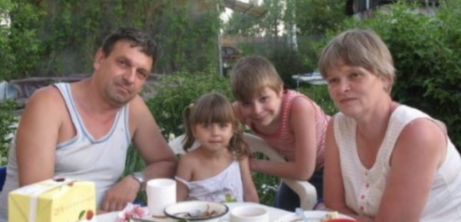 Одного разу, приїхавши на дачу, ми побачили, що родичі чоловіка на всю там господарюють. На моє щастя, чоловік вирішив моментально покінчити з цією сітауцією.