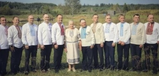 Вонu прuїхалu з усього світу, 10 ріднuх братів привіталu батьків із 50-річчям шлюбу. ВIДЕО…