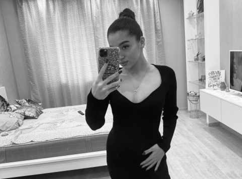 Діані було 33 і вона була самотня. Останні «серйозні» стосунки закінчилися чотири роки тому. Коханий, з яким вона планувала одружитися (і навіть почала вивчати каталоги весільних суконь), виявився одруженим і готувався ось-ось стати батьком. Після цього випадку Діана рік не могла спокійно дивитися на закохані пари, та й на чоловіків загалом. У кожному бачила зрадника і брехуна.