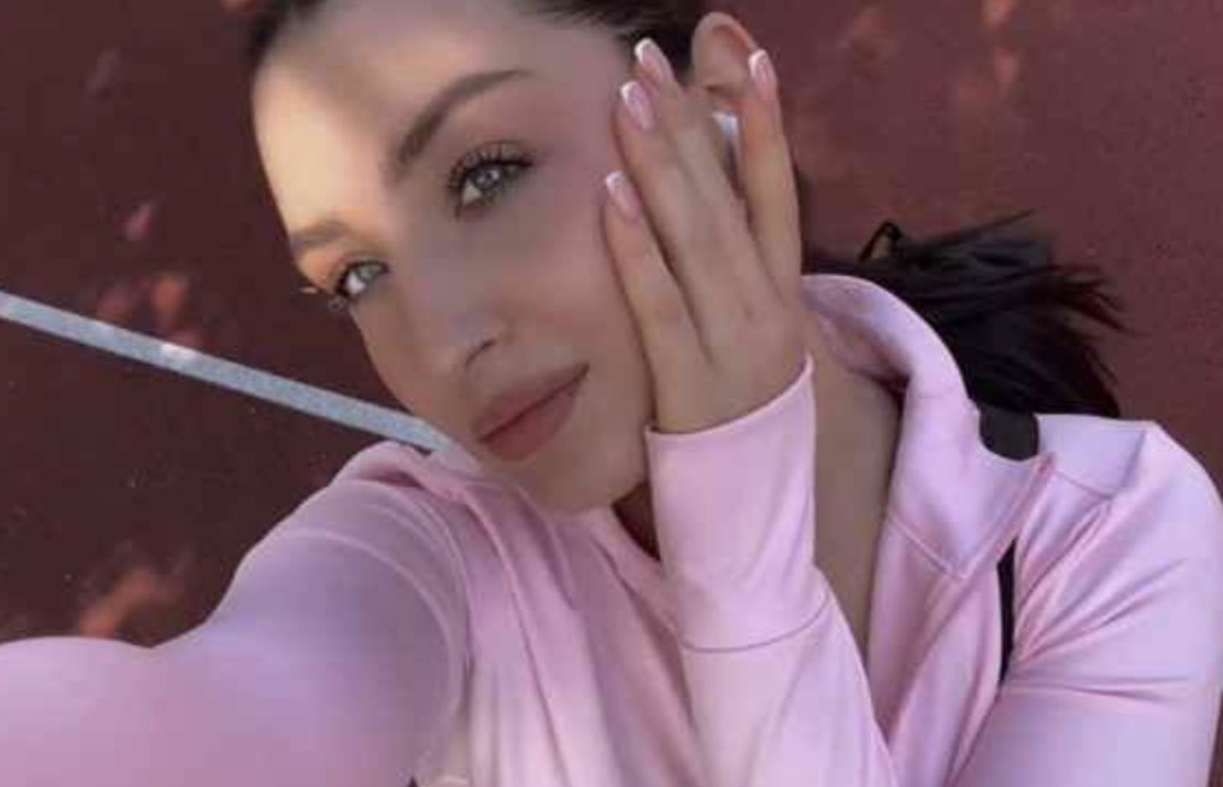 – А знаєш, про що я сьогодні подумала? – Продовжила я. – Що нам бракує романтики. Може, сходимо завтра кудись? У те наше кафе, наприклад. Пам’ятаєш, як ми там святкували твоє підвищення? – Завтра? Не вийде. У мене зустріч із… е… з інвесторами.