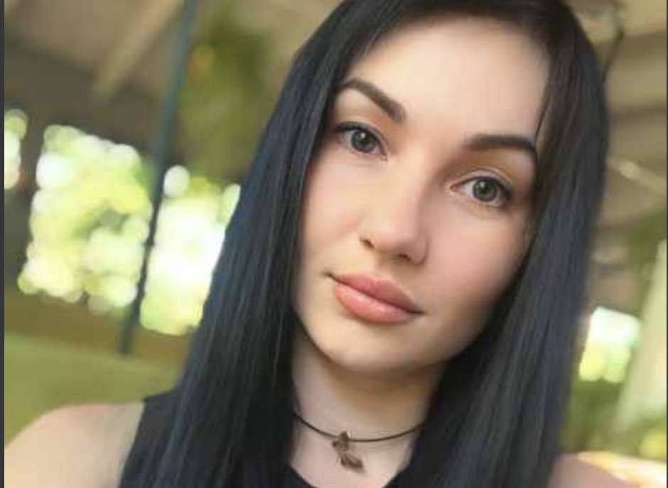 – Ну, що я такого зробив?! Я просто втомився, розумієш? Від цієї… рутини, одноманітності! А життя – воно ж одне, і воно дуже коротке! А я не бачив ще нічого, розумієш?! Його якось різко накрило після тридцятого дня народження. Ось що це за життя? Нудна робота, будинок, посиденьки з друзями у барі двічі на місяць, поїздки до батьків у відпустці, замість відпочинку на морі.