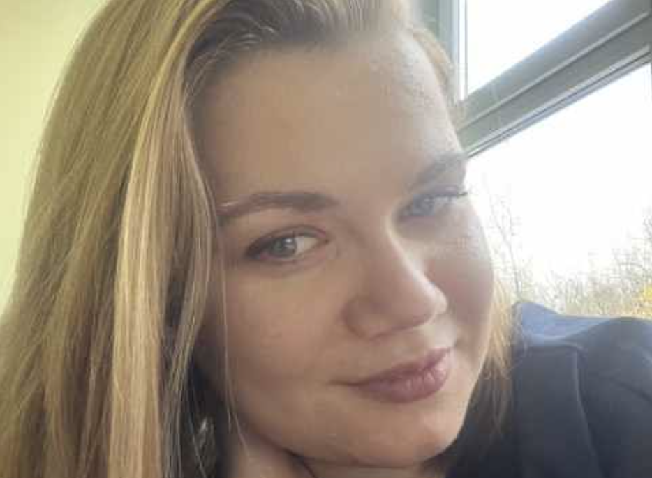 – Ей, батьки, ви зараз, про що? – зупинив їхню суперечку син. – Після відходу бабусі, дід усі гроші на нас витрачав. За десять років він на нас багато витратив, а коли сам занедужав, ми двісті тисяч йому знайти не можемо. – Він в основному гроші на твою тітку витрачав, і твою двоюрідну сестрицю, – почала суперечку з сином мати. – Тітка твоя десять тисяч на місяць заробляє, а живуть не гірше за нас. На чиї гроші? Правильно, на дідуся.