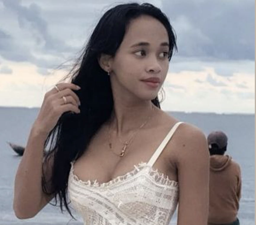 Ти мені як сестра, не раз говорила Марина своїй найкращій подрузі. Ця фраза дзвеніла у вухах Лілі, ніби пісня з минулого, коли вона вперше за двадцять років ступила на залізничний перон рідного села. Села, яке пахло мокрим чорноземом, свіжоскошеною травою і, найголовніше, — дитинством.