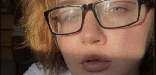 Закінчивши школу, Марина вступила до лінгвістичного університету на перекладача, де зустріла своє перше кохання — Олександра. Саша був веселим хлопцем, який своєю харизмою підкоряв серця дівчат «пачками». Молоді люди зустрічалися три роки, а після отримання дипломів вирішили одружитися. І тут почалося найцікавіше…