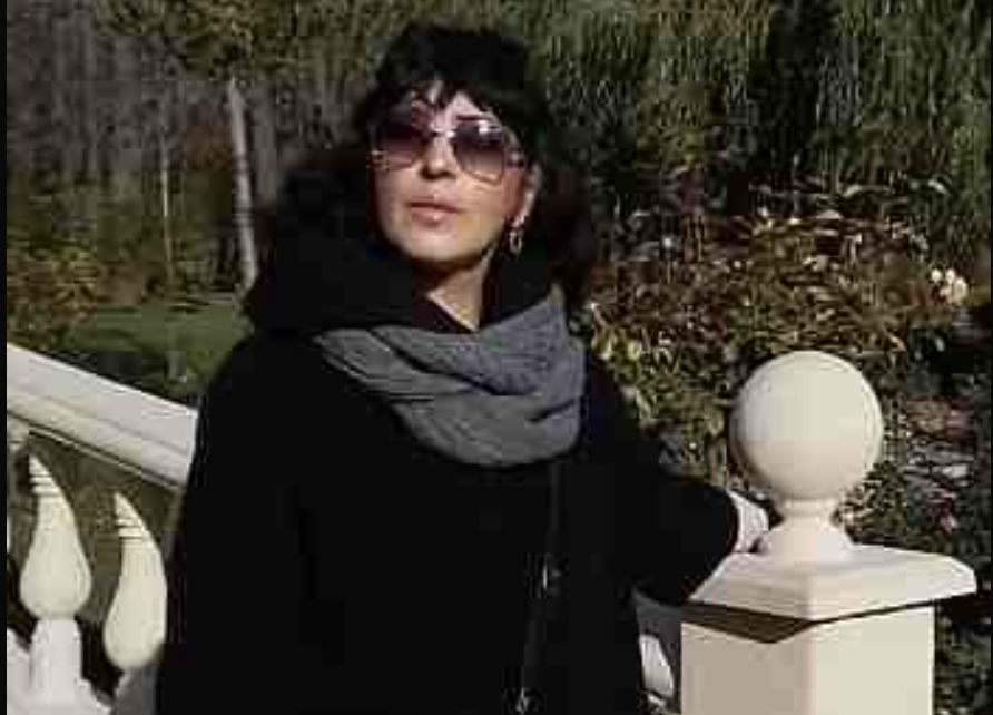 З його новою дружиною, Наталією, я була знайома лише за розповідями. Тато постійно хотів нас познайомити, але мама була проти, називаючи Наталію хижачкою, яка вкрала в неї чоловіка, а в мене — батька. Мама розповідала різні небилиці про її підступність і підлість. Згодом Наталія дійсно стала асоціюватися в моїй свідомості виключно з чимось негативним. Напевно, великою мірою через це наші зустрічі з татом ставали дедалі рідшими — раз на рік, на мій День народження.