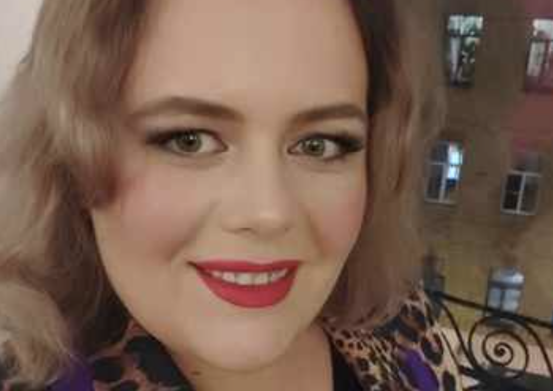 – Ти повинна мені подякувати, що я не злякався відповідальності і повернувся до тебе, коли ти вже була при надії. Адже міг сказати «до побачення» і поїхати. Де б ти мене тоді шукала, щоб подати на аліменти? До кого б ти пред’являла претензії, невдячна ти, – Михайло вже кричав на Поліну, яка з опущеними плечима сиділа за столом у кухні. Вона мовчала, сперечатися було марно. Накричавши, Михайло вийшов з квартири, сердито грюкнувши вхідними дверима. Жінка залишилася сидіти на кухні і розмірковувати.