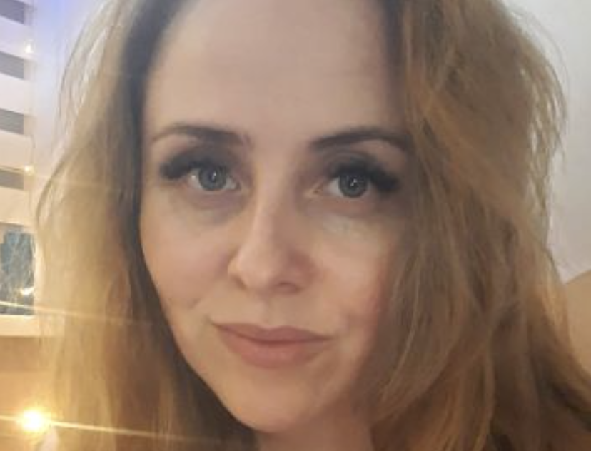 – Я твій чоловік, тож маю право говорити, а ти мусиш мене слухати! – почав було Костя, але я його перервала. – Ти колишній чоловік! І ти більше не маєш жодного права ні на що! – Суворо сказала я. Він трохи зніяковів, і напускної впевненості в ньому поменшало. – Слухай, – пробурчав він, – та я ж… Та ми ж з тобою… – Костику, – сказала я йому так ласкаво, що аж самій нудно стало, – а пам’ятаєш, як ти мені пів року тому пояснював, що я, як старі стоптані капці? – Ну… Було діло. Але я ж не те мав на увазі.