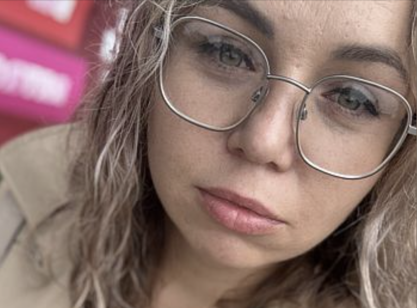 -Відчепися ти від мене! Я одружуватися з тобою не обіцяв! І взагалі я й знати не знаю, чия це дитина. А може, не моя зовсім?