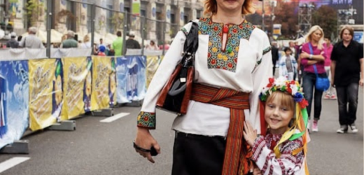 – Добрий день! Я вас слушаю! Хотіте дать ребенка в наш садік? – Мене немов окропом облили, коли я почула ворожу мову. І це говорила не якась там вихователька Донецького закладу, а завідувачка столичного садочка.  Врешті мені все ж довелося віддати доньку на виховання в заклад, та згодом дитина почала розповідати такі дивні речі. Не уявляла, що таке може коїтися в освітній установі в наші важкі часи.