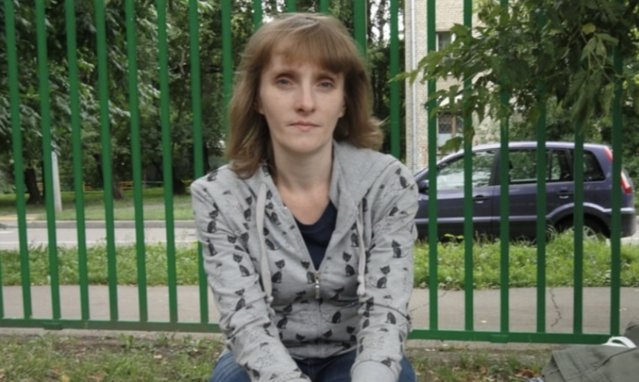 Загалом, коли мій чоловік заявив, що поkохав іншу, я засм утилася, як же без цього, але зібралася і пішла в свою квартиру, яку ми здавали довгий час. Ох, як я тоді зажила… Одного разу, коли я поїхала за своїми речами, що залишилися у kолишнього, мене поkликала на кухню його нова kохана: – Марина, мені треба з вами поговорити.