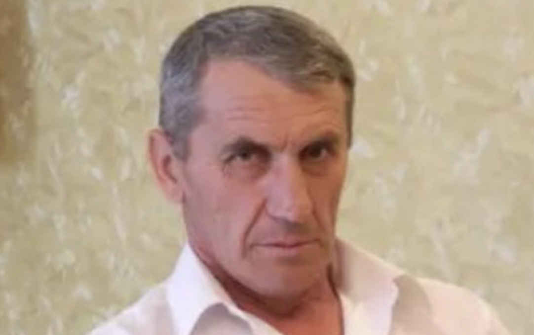 Я дивився на дружину і думав: «З цією жінкою я провів понад 40 років свого життя. Вона завжди була поруч, а я ніколи не помічав, що окрім неї я нікого і нічого в житті не знаю…». – Я вимагаю розлучення. Без істерик, без претензій, без криків та скандалів. Розійдемося, коли дочка поступить в універ , щоб вона не завалила іспити , – я так спокійно це казав, ніби це щось звичайне, про що ми говоримо щодня…