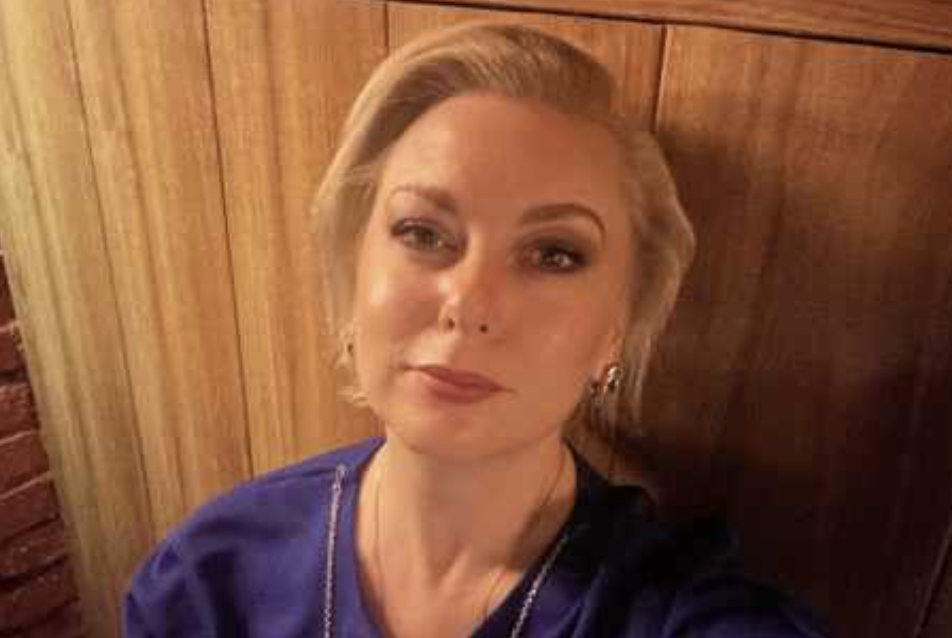 Ми з дружиною переїхали до цього будинку зовсім нещодавно — не минуло й року. Так сталося, що трикімнатну квартиру довелося розміняти на дві повноцінні однокімнатні — одна нам, інша — доньці з чоловіком. Звісно, вони могли б і з нами залишитися жити, але хіба це життя для молодих, із батьками? Тому вирішили: нехай уже самі якось, як піде. А там, дивись, і на більшу квартиру зароблять.