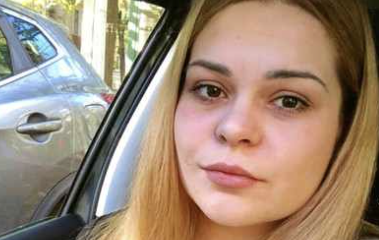 Я в Іспанії працюю вже добрих 15 років. Ну ви ж розумієте, чого всі жіночки так рвуться закордон? Там зарплати високі. Мені ще й пощастило потрапити у родину хороших сеньйорів. Вони дуже добре до мене відносилися, давали легку роботу. Та і чесно, я вже так звикла до них, мову на відмінно вивчила. І щоліта давали мені відпустку, аби я поїхала до рідних у Чернівці. Побуду тут місяць чи більше, онуків та діток побачу…