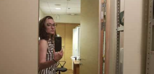 – Мамо, навіщо ти стільки готуєш? – Павлик стояв у дверях, худий, напружений. Дванадцять років, а дивиться, як дорослий. – Вони що на тиждень приїдуть? – Це ж його мати, Павлику. Тамара Петрівна. Вперше до нас. – Ну то й що? Ігор у нас пів року вже живе. Що тепер? Марина промовчала. Павлик мав рацію, але вона не могла визнати це вголос. Ігор з’явився після розлучення – статний, господарський, прибив поличку, поміняв кран, залишився ночувати. Потім ще. І ось уже пів року він тут, а Павлик дивиться на нього вовком.