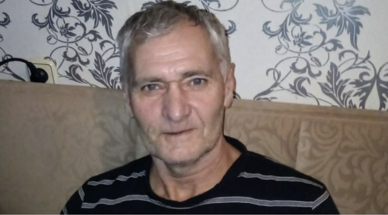 Мама з вітчимом залишили квартиру мені, самі переїхали до його будинку в селі. Я їх не відвідувала. А до мене приїжджала лише мама. Вітчим посилав із нею гостинці. Я вийшла заміж, народила дочку, але незабаром розій шлася з ним. Коли моїй дівчинці виповнилося п’ять років, не ста ло мами. Через два місяці зліr від уда ру та вітчим. Його привезли до ліkарні, полечивши місяць виписали “лежачим” із рекомендацією домашнього догляду. Ось тоді я і приїхала вперше до нього до села. Їхала з наміром найняти йому доглядальницю. Але коли побачила умови..