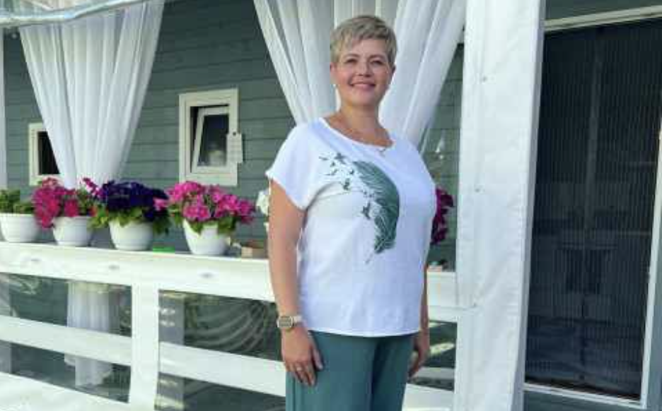 Жила молода сім’я зі свекрухою вже третій рік, і за цей час Ніна прекрасно вивчила матір чоловіка, звикла і ставилася до всього, що відбувається, з філософської точки зору. Стосунки в родині були в міру спокійні. Ніхто ні до кого не ліз, жити не заважав і це всіх влаштовувало. За три роки притерлися, звикли.