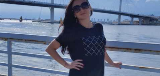 Настя розпрощалася з чоловіком чотири роки тому, коли їхньому синочкові саме виповнилося чотири. Знаєте, як воно буває: спочатку обоє наче з ланцюга зірвалися, бачити одне одного не могли, а потім потроху вляглося, перебродило й осіло. — Чому розійшлися? Та через той час, коли я вдома з малям сиділа, — з гіркою посмішкою згадує Настя. — Грошей вічно не вистачало, а в колишнього корона на лоба вилізла, аж очі затулила: я, мовляв, годувальник, я тут господар і право маю голосно гупнути по столу.