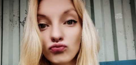 Зазвичай сини приводять до батьківського дому дружину і невістку. Микола привів тільки дружину… Наступного ранку після весілля, коли батьки чоловіка мили на кухні посуд, туди зайшла невістка. – Поки ваш син Микола спить, – сказала вона, – хочу поговорити з вами… Свекруха витерла руки і насторожено сіла на стілець. – Слухаємо тебе, донечко, – сказала вона, забираючи у чоловіка рушник, яким він витирав вимитий посуд.–– Вам, напевно, Микола сказав, що я з дитбудинку, – почала невістка. – Я ніколи і нікого в житті не називала «мамою» і «татом»… Тому і вас буду називати Ольга Семенівна і Петро Андрійович…