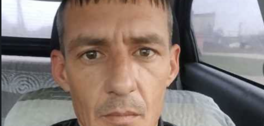 – Стривай! Ти отримуєш підвищення, і перше, що спадає тобі на думку, це розділити наші гроші? – Саме так, – Дмитро знизав плечима. – Я заробив, я й витрачаю. Ти заробила – ти витрачаєш. Справедливо ж?! – А мене підвищили! – Дмитро жбурнув портфель на диван з виглядом людини, що тільки-но підкорила Еверест. – Тепер я заступник начальника відділу. Зарплата – у півтора раза більша. Антоніна посміхнулася щиро, від душі. – Це чудово! – Вона підвелася, щоб обійняти чоловіка. – Вітаю. Серйозно, Дімо, ти заслужив. Він прийняв обійми якось розсіяно, вже думаючи про щось своє. Антоніна списала це на втому, шок від новини. Буває. Людині потрібен час, щоб переварити успіх. – Я тут подумав, – Дмитро вивільнився з її рук і попрямував до холодильника. – Нам потрібно переглянути фінансове питання. – У сенсі? – Роздільний бюджет. – Він дістав мінералку, сьорбнув не наливаючи.