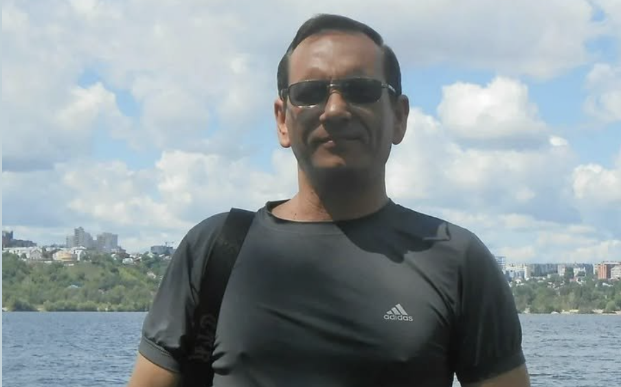 “я живу наче зі старою бабусею,. чесно…”Мені 55 …і ніяк не можу познайомитися з молодою дівчиною…. А жити зі старою ніяк не хочу, набридло!ДОПО МОІЖТЬ МЕНІ…” сьогодні вечором Пишу сюди, бо відчуваю, що у повному розпачі. Не знаю, куди звернутися за допомогою.