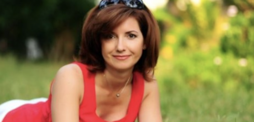 На жаль, початок цієї історії не дуже хороший. Я була заміжня десять років. Щаслива в шлюбі ніколи не була. Всі ці роки терпіла алкоголізм чоловіка, побої, вічні розборки. І народжувала дітей, тому що п’яним він ґвалтував мене. Ми жили в маленькому селі, тому від побоїв чоловіка мені особливо нікуди було бігти. Спочатку ми з дітьми ховалися у матері. Але, природно, чоловік там знаходив нас. І навіть одного разу посмів вдарити мою матір. А потім я просто бродила по вулицях з дітьми. Я сподівалася, що він як завжди вип’є пляшку іншу і засне, а ми з дітьми залишимося без побоїв. У свій час у мене була слабка надія, що свекруха зможе вплинути на свого непутящого сина. Але та нічого не робила. Вона була зайнята своїм особистим життям.