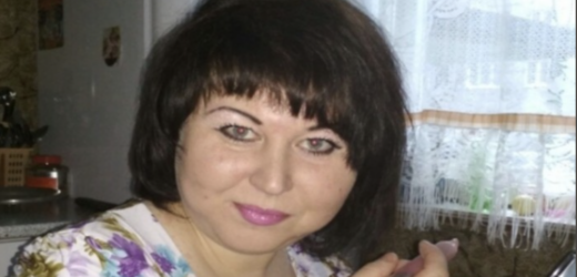 Минув рік. Одного разу в квартирі Наталії пролунав телефонний дзвінок. Наталя, взявши трубку, почула голос Дмитра: – Наташа, мені пропонують продовжити контракт ще на два роки. Перш ніж прийняти рішення, я Дімка разом зі своїми батьками переїхав з села в місто. Від заводу їм надали тимчасове житло – кімнату в заводському гуртожитку. Димке було 7 років. По сусідству, в кімнаті навпроти, проживала разом з батьками 13-річна дівчинка Наташа. Іноді, відлучаючись у справах, Димкина матуся просила дівчинку доглянути за її сином. Наташка із задоволенням виконувала обов’язки няньки. Особливо їй подобалося читати хлопчикові дитячі книжки, яких у Дімки була ціла купа. Димка з великою увагою слухав ці казкові історії. І кожен раз в ролі героїнь казок він представляв Наташу …