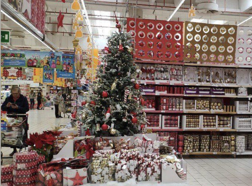 – 2500 гривень на такі дурниці? І не соромно зараз бездумно гроші витрачати! – Я не могла мовчки спостерігати, як невістка грошима мого сина розпоряджається. Сама ж ні копійки в дім не приносить. Тож вирішила висловити свою думку, і це подіяло. Лишень обернулось страшним скандалом.