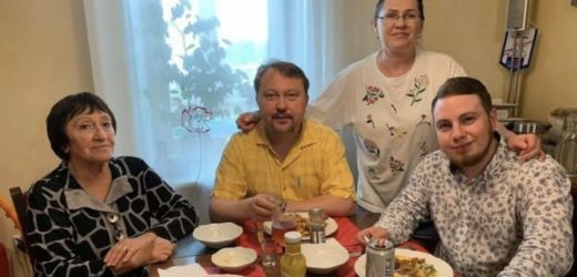 На ювілей свекрухи, якій виповнилося 70 років, вирішили влаштувати скромну урочистість вдома, запросивши лише найближчих – невісток та синів. Ми вибрали недешевий подарунок, витративши на нього кілька тисяч, і я також допомагала готувати страви для святкового столу. Здавалося, все має пройти добре, але свекруха, мабуть, не оцінила ні моєї участі, ні наших зусиль. Її тост став справжнім подивом для всіх гостей!