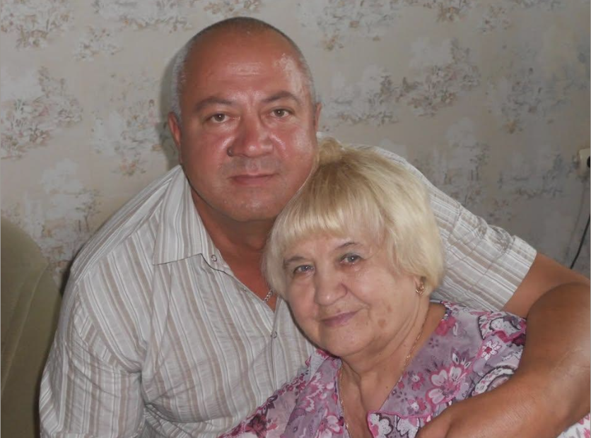 Мене звати Марія Пилипів, мені 65 і зовсім скоро у мене весілля. Замовила зал, музикантів, ведучого та фотографа. Добре, що трохи заощадила коштів й можу собі це дозволити. Однак єдине, що мене приголомшило, це реакція сина та доньки…