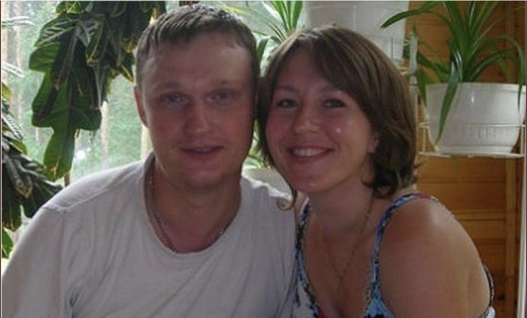 Роман зблід, як стіна, коли мене побачив. Не очікував, що я в Данію до нього приїду. А ще не міг збагнути, де його коханка Лєна ділась.  Я ж про зради давно знала, але вирішила, що шлюб мені важливіше. Тому й вигадала цю хитрість!