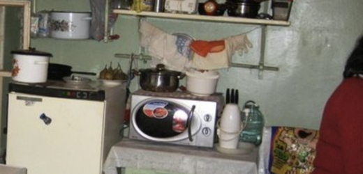 – Любий, я тут на ніч не залишусь! Мені гидко! – Ви можете мене засуджувати, мовляв, свекруху образила. Але повірте – те, що я в неї вдома побачила – неможливо забути. Я тоді й запропонувала чоловікові вихід, і ми домовились. Та коли про все дізналась Ельвіра Дмитрівна – такий скандал зчинила.