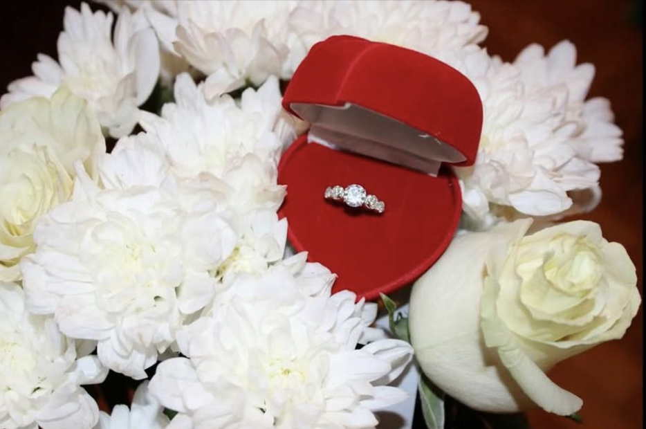 – Доню, ми не для того тебе ростили, щоб ти з таким хлопцем побралася! Вийдеш за нього – ні копійки від нас не отримаєш! Я не могла дивитись, як Іра руйнує своє життя, зв’язавшись з юнаком з поганої сім’ї. Та вона мене не послухала.