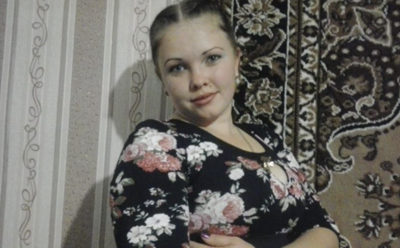 Катерина заваrітніла рано, у 18 років. Вона не знала, що робити і була розгублена. Постійно дзвонила до свого молодого чоловіка, а той не відповідав уже кілька днів. І тоді Катерина вирішила піти до нього додому. Двері відчинила його мама, але навіть на поріг її не пустила. Хоча завжди добре ставилася до неї.