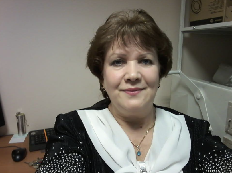 Я вирішила розповісти про дивну поведінку свекрухи подругам, на що вони мені сказали: – Так не буває. – Вона щось замислила. – Не довіряй їй. Це мене насторожувало ще більше. Коли я хотіла запросити гостей і запитала дозволу, відповідь Галини Михайлівни мене щиро вразила.