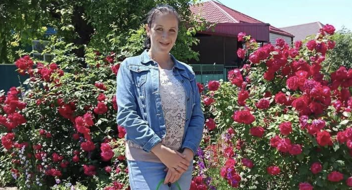 Гадала, що у мене прекрасне життя. Коханий чоловік, хороша квартирка, гарна робота і зарплата. Правда, часто їздила туди-сюди у відрядження. Як не Київ, то Харків чи Одеса. Частіше бувала у потягах, ніж вдома.  І не думала, що саме через той злощасний випадок зможу втратити все. Якби хтось сказав – не повірила б. А все було так чудово. Напевно, хтось наврочив чи що?