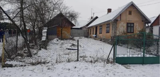 Ти геть здуріла, дівко? Чужій бабі, яка твого батька на той світ відправила, хату залишати? Та йди до суду! Рік тому тато познайомився з пані Раїсою. Вона працювала продавчинею у місцевому магазині. Спершу батько нічого не хотів мені говорити за нову пасію. Однак, я помічала, що вдома стало досить чисто, є їжа в холодильнику, підлога помита, речі охайно поскладані у шафі. То ж видно, що господарювала жінка. Все було б чудово, якби мій тато раптово не помер. Ніхто не міг зрозуміти, що ж сталося, поки тітка не відкрила нам очі…