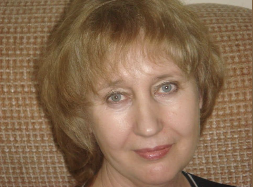 В мене з сином завжди були дуже теплі і гарні взаємини. А тоді з’явилась Каріна – і все змінилось.  А днями мій хлопчик сказав, що вона сказала. що піде, якщо я не зникну з їхнього життя.