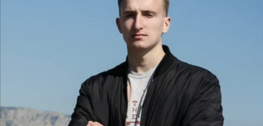 Мама практично не брала участі у моєму житті. Народила рано, у 16 років та й кинула на бабу з дідом. Сама ж вивчилась та поїхала в Португалію на заробітки. І от недавно мама подзвонила й сказала, що приїде. Чесно, дуже здивувався, коли незнайома жінка почала називати мене сином. Та ще більше шокувало як вона виглядала. Навіть не знаю, як налагодити наше спілкування через роки…