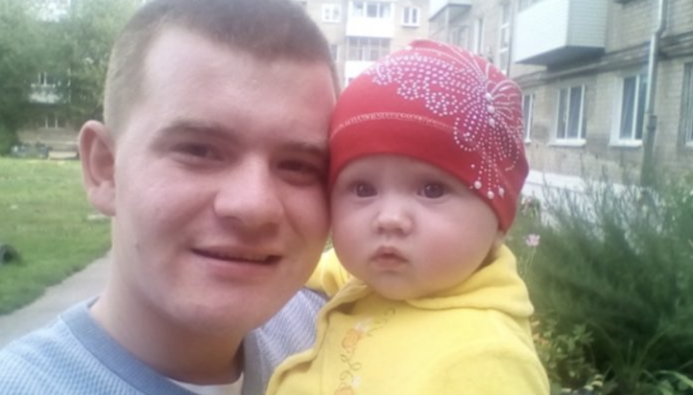 По мережі давно гуляє історія, яка багатьом здасться неправдоподібною. Але ми пам’ятаємо що насправді, життя закручує такі «сюжети», що «відпочивати» може будь-який режисер. Дивіться до кінця буде цікаво. Іван повертався з нічної зміни, втомлений донезмоги. Хотілося прийти і розтягнутися на ліжку, провалившись в глибокий сон.