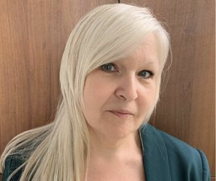 – Позич 200 євро, в мене вже їсти нічого! Просту картоплю зварила, навіть без масла! – Сваха мало не плакала, а я й гроші маю, а давати їй не хочу але те що сталося потім приголомшило всіх… Це в голові не вкладається…