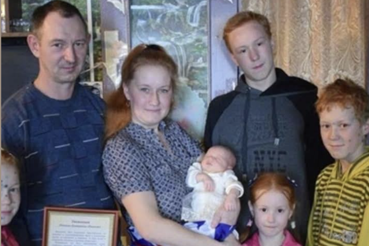 Ця історія може викликати багато обурення, але я хочу висловити свою думку. Прочитала сьогодні статтю про багатодітну сім’ю, яка прийшла ночувати в мерію, бо не мають власного житла.