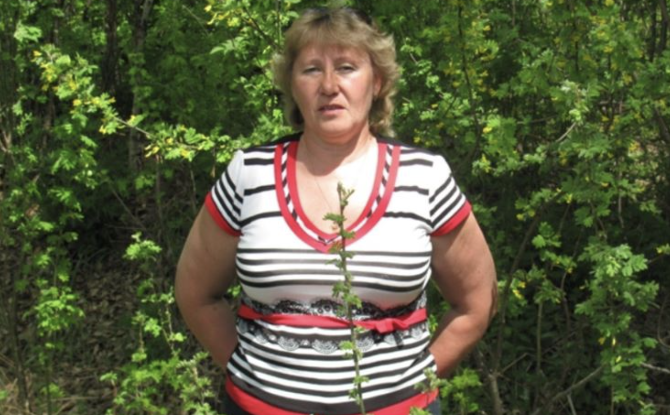 Катерина збиралася додому, в Україну. Довгі 15 років працювала в далекій Америці. Берегла кожну копійку. Чи не для себе – для дітей, a потім – онуків … Пора повертатися додому. До своєї однокімнатної “хрущовки”. Зробить ремонт після квартирантів, купить нові меблі. – Я повертаюся, – сказала дочці Галина.