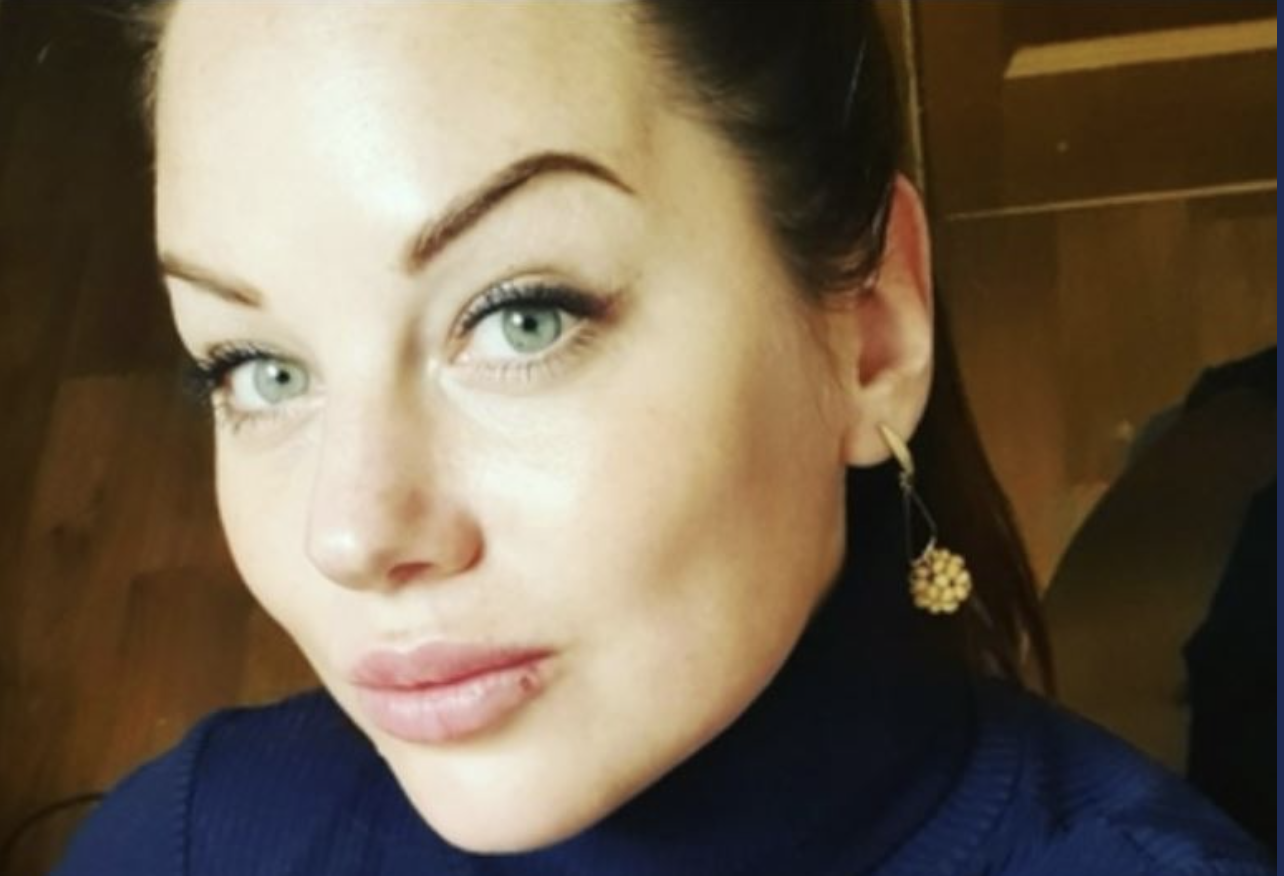 — Знову їдеш? — запитав я зі злістю y дружини. — Так. Ти ж знаєш, відрядження, — винувато посміхнулася Ганна. — Щомісяця, першого числа, протягом десяти років. Тобі самій не здається це дивним? — посміхнувся я, втомившись від брехні.