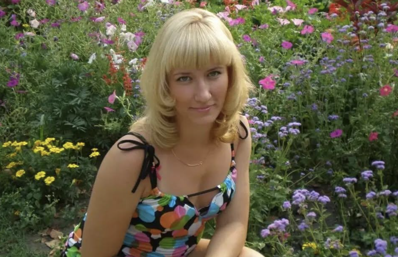 — Тебе це не обходить! — огризнувся до мене Юрій. — Вічно пхаєш свого носа у чужі справи. З однією людиною на світі в мене були такі паскудні стосунки – рідний брат. Він завжди гостро сприймав всі мої зауваження. Бо звик сидіти на шиї в батьків та користуватися їх добром. Але потім його нахабна поведінка вже чисто перейшла всі межі та я вирішила провчити Юрка!