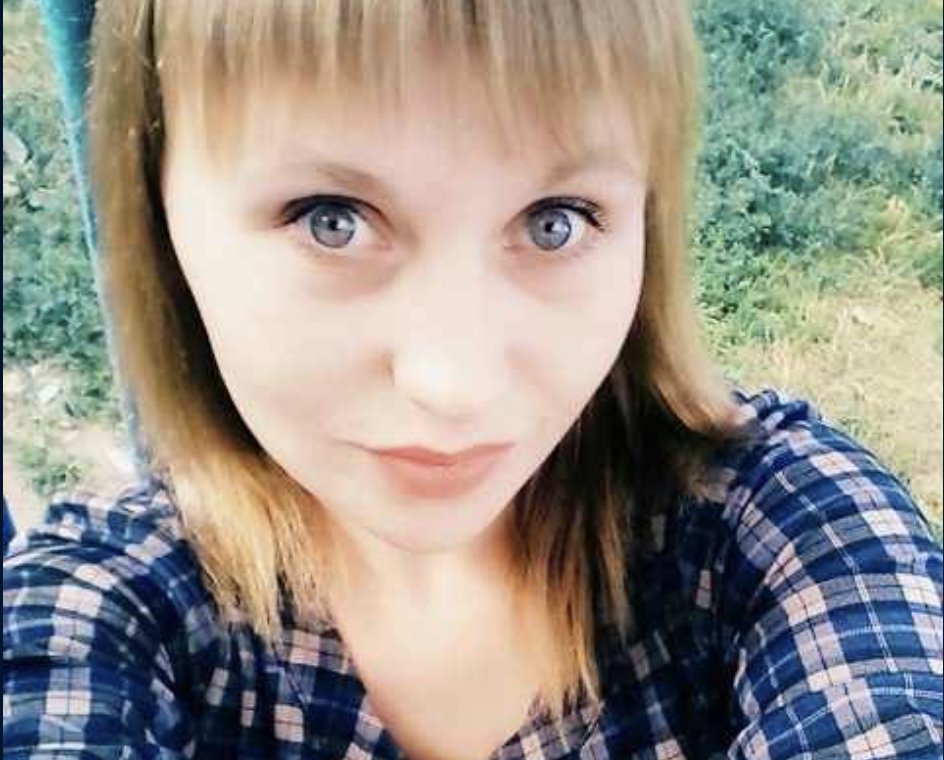 Вітя, що будемо робити? Занадто рано. Анечці третій рік пішов, тільки відмовилася від памперсів. Та й я не встигла відпочити. З одного декрету в інший, — засмучувалася Тетяна. — Анечка ще маленька, на руки проситься. Як я з животом буду її підіймати? Нас стане четверо, а працюєш ти один. Може, почекаємо з другою дитиною? — запитала Тетяна і сама злякалася своїх слів.