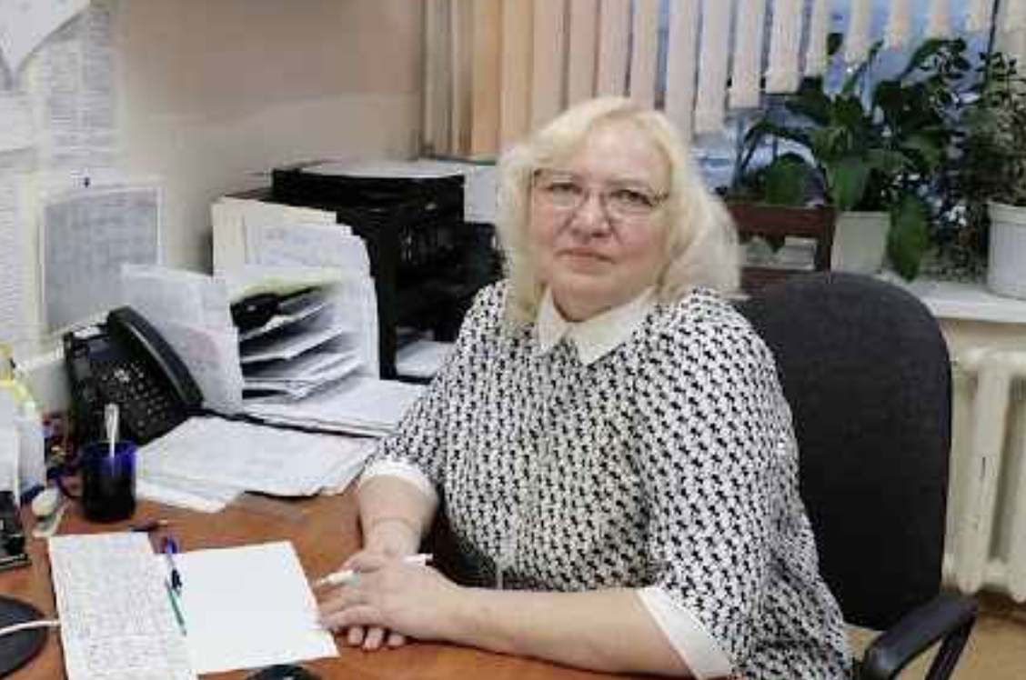 — Ви — пережиток минулого! Вам пора на смітник! — вигукнув мені юний начальник. За хвилину він був готовий крізь землю провалитися від моєї відповіді!… Хочу сьогодні розповісти вам одну історію, яка трапилася не так давно, але яку я, мабуть, не забуду ніколи.